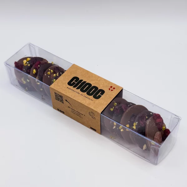 Boîte de mendiants en chocolat artisanaux Chooc à Annecy, mélange lait et noir avec fruits secs